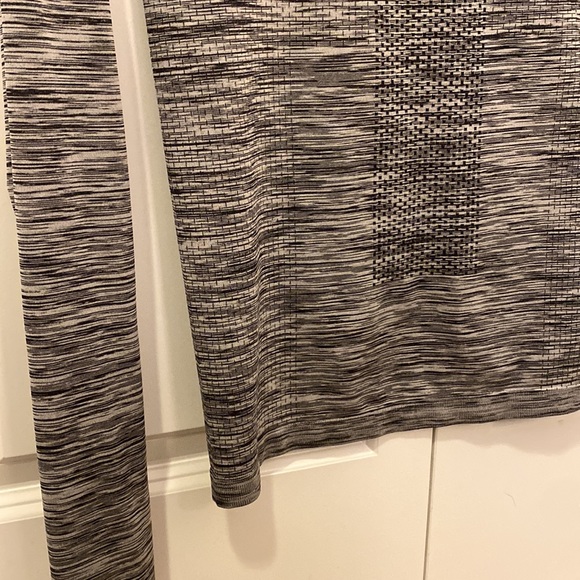 Nike Dri-Fit womens long sleeve size Extra Small - Picture 6 of 6